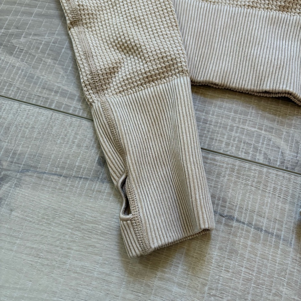 Aerie Oatmeal Long Sleeve Cropped Waffle Top - Picture 5 of 8